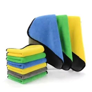 Microfiber towel in light blue, soft texture, perfect for cleaning and polishing surfaces.